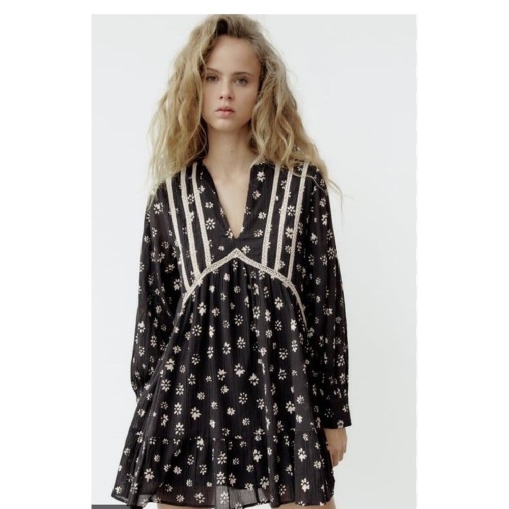 ZARA BLACK FLORAL LACE V NECK SHORT DRESS LONG SLEEVES SIZE M Cream Crochet Trim